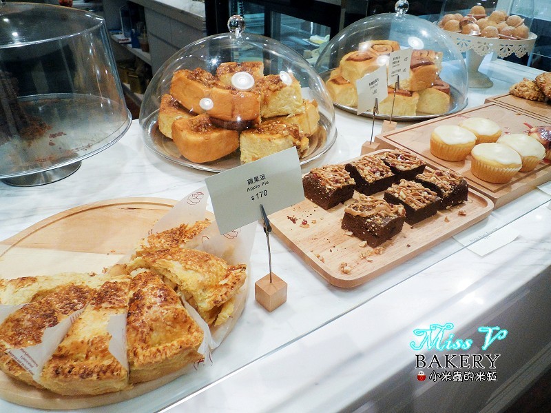 【捷運雙連站】Miss V Bakery~赤峰街裡的人氣甜點，美式肉桂捲迸出新滋味，忍不住一訪再訪~♥
