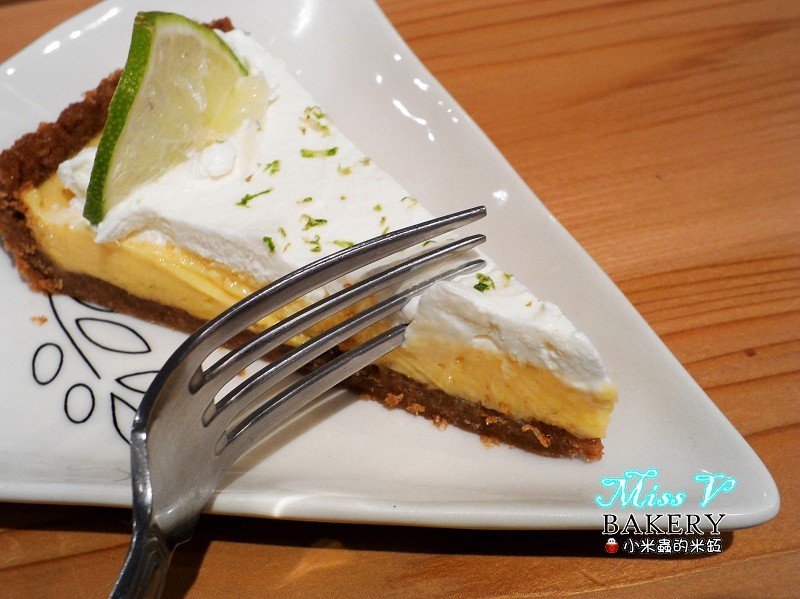 【捷運雙連站】Miss V Bakery~赤峰街裡的人氣甜點，美式肉桂捲迸出新滋味，忍不住一訪再訪~♥