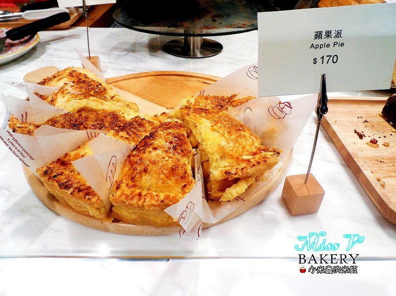 【捷運雙連站】Miss V Bakery~赤峰街裡的人氣甜點，美式肉桂捲迸出新滋味，忍不住一訪再訪~♥