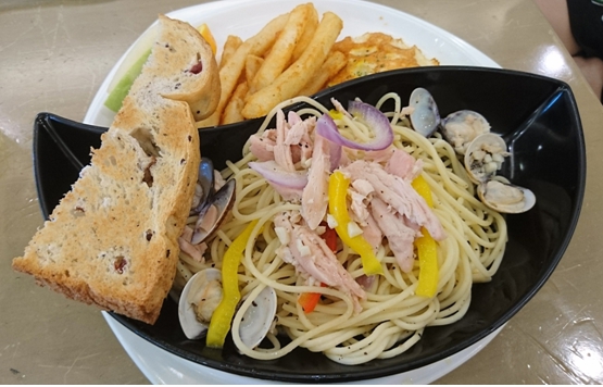 濰克早午餐 Wake Up Brunch：高雄~濰克早午餐(建國旗艦店)~大份量平底鍋直接端上桌~可愛貓咪盤兒童套餐~吃的好滿足~