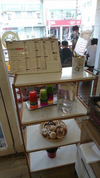 濰克早午餐 Wake Up Brunch：高雄~濰克早午餐(建國旗艦店)~大份量平底鍋直接端上桌~可愛貓咪盤兒童套餐~吃的好滿足~