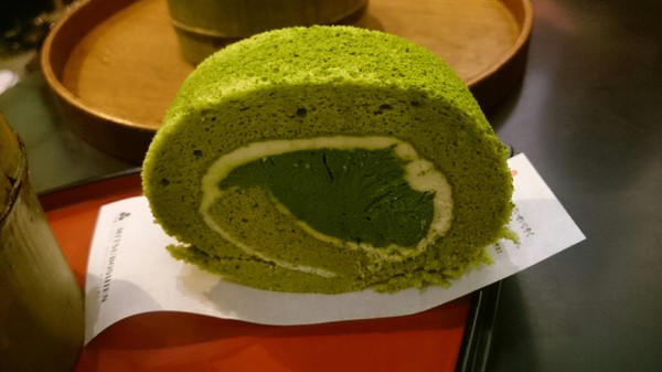 三星園(民合茶屋)：高雄~三星園 民合茶屋~與抹茶一期一會的約會~將軍的柔情濃郁生乳捲~抹茶控必吃~