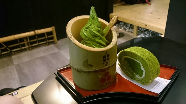 三星園(民合茶屋)：高雄~三星園 民合茶屋~與抹茶一期一會的約會~將軍的柔情濃郁生乳捲~抹茶控必吃~