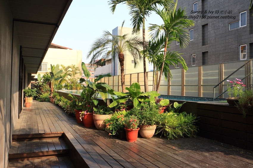 【高雄前金住宿】樹屋旅店 The Tree House。享受設計風的時尚，交通也便利，靠近六合夜市與捷運站