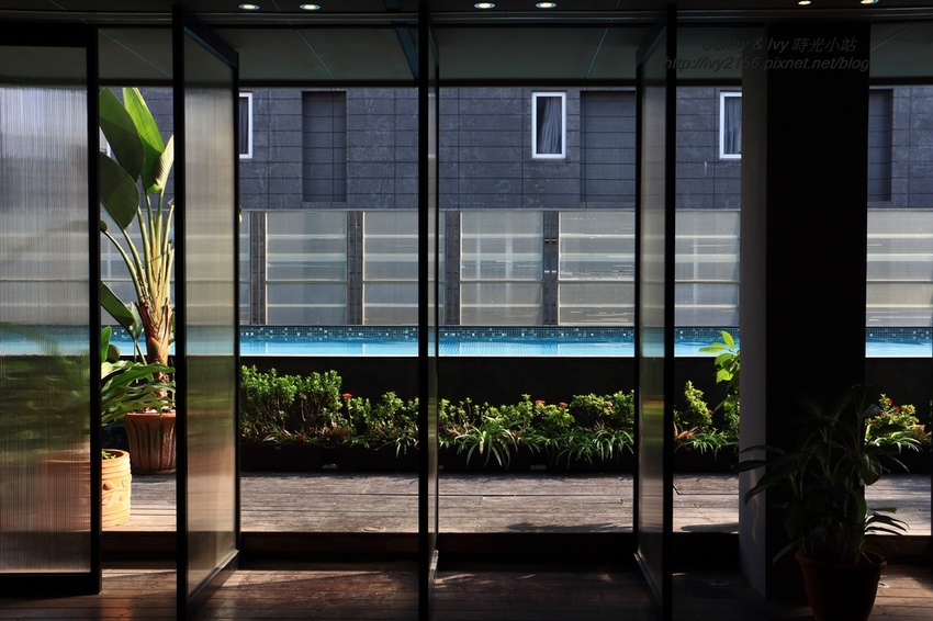 【高雄前金住宿】樹屋旅店 The Tree House。享受設計風的時尚，交通也便利，靠近六合夜市與捷運站