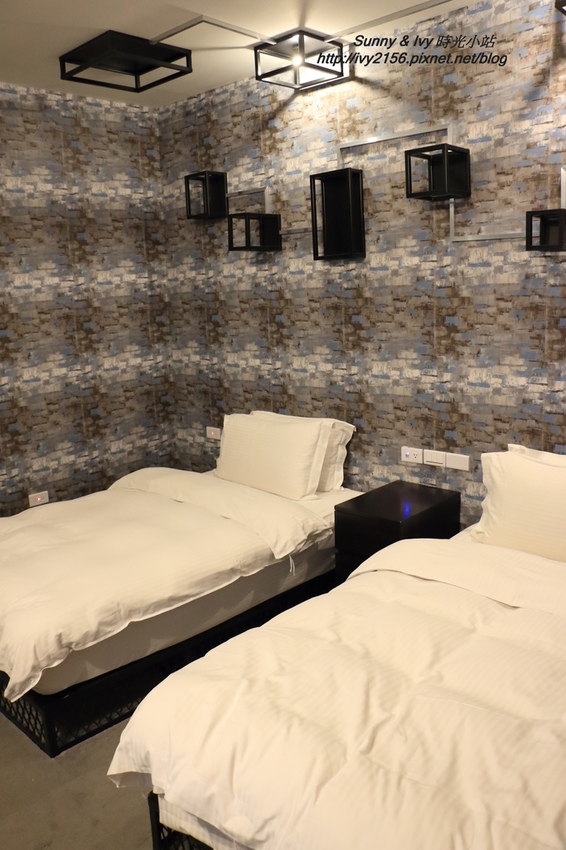 【高雄前金住宿】樹屋旅店 The Tree House。享受設計風的時尚，交通也便利，靠近六合夜市與捷運站