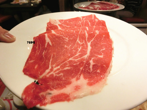 小蒙牛頂級麻辣養生鍋：【台中食記】超級划算~讓你哈根大師吃到飽@小蒙牛頂級麻辣養身鍋