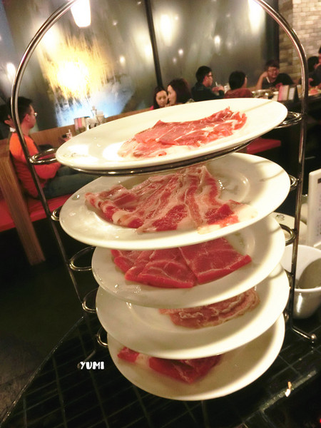 小蒙牛頂級麻辣養生鍋：【台中食記】超級划算~讓你哈根大師吃到飽@小蒙牛頂級麻辣養身鍋