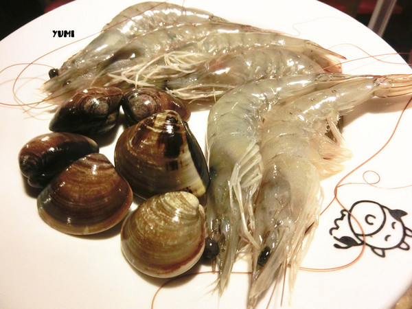 小蒙牛頂級麻辣養生鍋：【台中食記】超級划算~讓你哈根大師吃到飽@小蒙牛頂級麻辣養身鍋