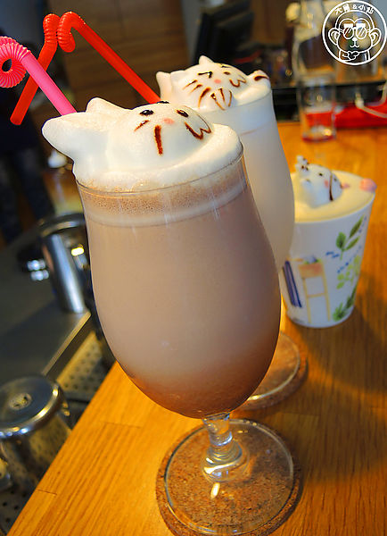 羅塔仕咖啡：呷飽祙【新竹･羅塔仕咖啡】立體拉花萌翻天