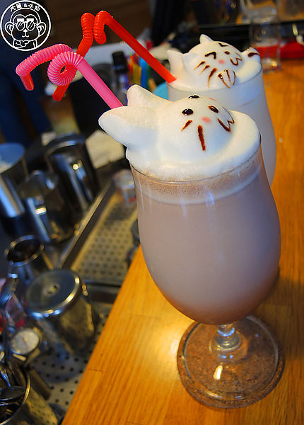 羅塔仕咖啡：呷飽祙【新竹･羅塔仕咖啡】立體拉花萌翻天