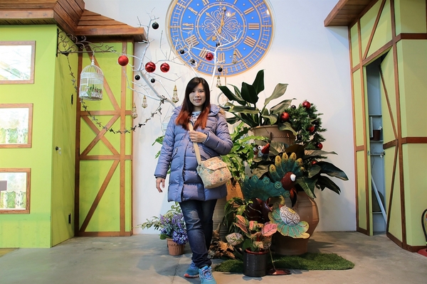 菁芳園休閒農場(Green Flavor Garden)：【彰化田尾景點】菁芳園~夢幻浪漫花房如婚紗棚內場景，池畔玻璃溫室餐廳，水漾落羽松季節限定，如置身異國歐洲般的美景