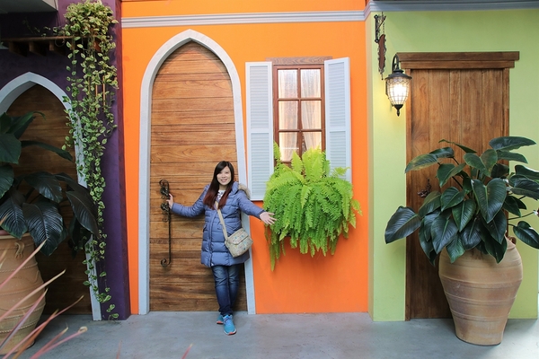 菁芳園休閒農場(Green Flavor Garden)：【彰化田尾景點】菁芳園~夢幻浪漫花房如婚紗棚內場景，池畔玻璃溫室餐廳，水漾落羽松季節限定，如置身異國歐洲般的美景