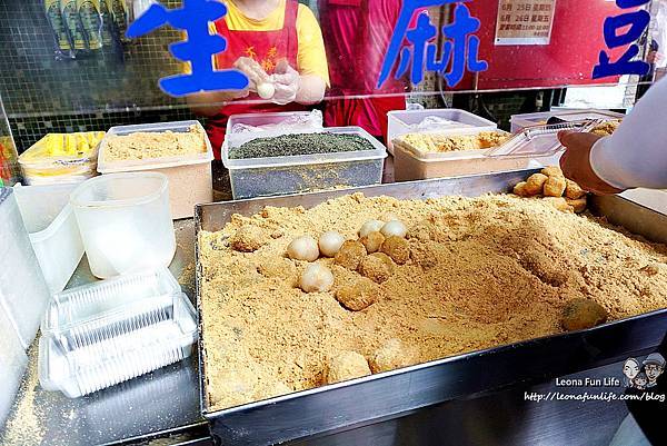 台北古早味點心 行天宮麻糬保存 不老麻糬隔夜 行天宮麻糬2019 休息 綠豆 口味 素食 天宮麻糬幾號出口 傳統麻糬哪裡買 手工麻糬 不老客家麻糬 麻糬推薦 麻糬做法DSC00688_副本.jpg