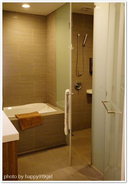 [台中]近金典綠園道/科博館/草悟道。房間小巧舒適★昭盛52行館