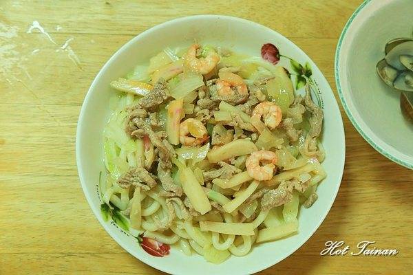 明卿蝦仁飯:【台南美食】在地飄香五十年!豪華版的蝦仁肉絲飯,家常炒大麵讓人回味無窮:明卿蝦仁飯