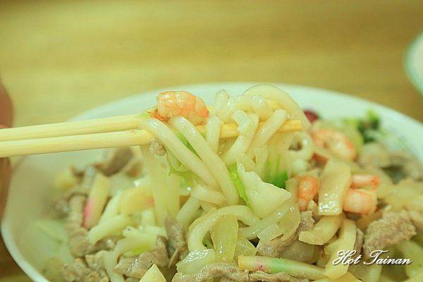 明卿蝦仁飯:【台南美食】在地飄香五十年!豪華版的蝦仁肉絲飯,家常炒大麵讓人回味無窮:明卿蝦仁飯
