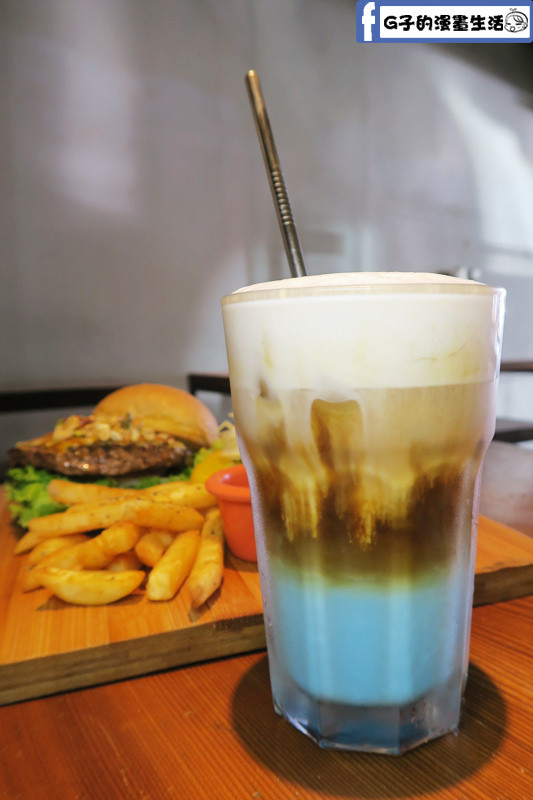 小廚房 kitchenette CAFE 玫瑰海鹽焦糖拿鐵咖啡