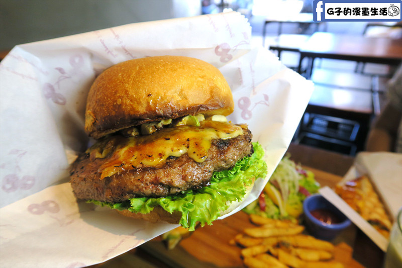 堅果焦糖牛肉漢堡 小廚房 kitchenette CAFE
