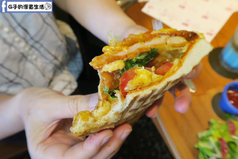 帕里尼壓餅-辣味醃製雞腿 小廚房 kitchenette CAFE