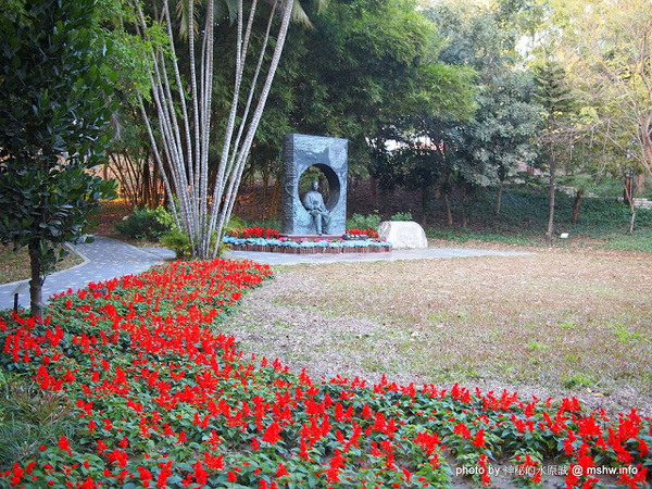 佳里中山公園(2013台南百花祭)：【景點】台南佳里中山公園@2014台南百花祭 : 花沒想像中的多,但還蠻適合散步的囉!
