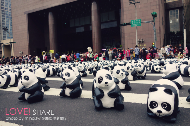 台北 ▌超萌紙貓熊特展「熊貓世界之旅」在台北市民廣場 捷運市府站2號出口