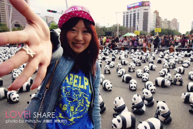台北 ▌超萌紙貓熊特展「熊貓世界之旅」在台北市民廣場 捷運市府站2號出口