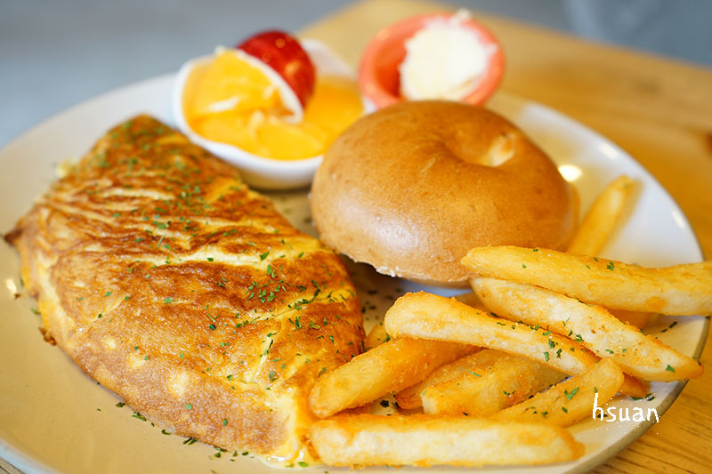 花蓮市區。Pomme波米咖啡館二館