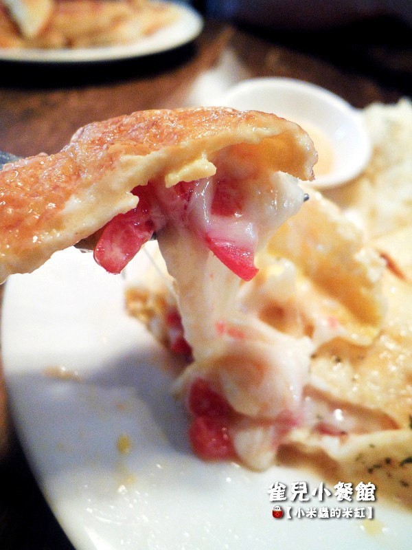 【捷運台電大樓站】雀兒小餐館 Chelseas~三重起司帕尼尼、煙燻鮭魚蛋捲、經典鬆餅盤、德式香腸蛋捲。公館早午餐推薦