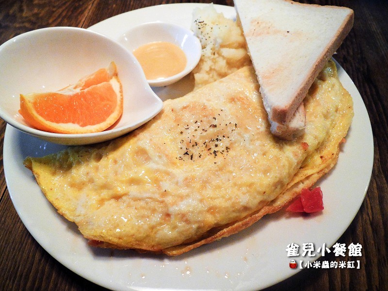 【捷運台電大樓站】雀兒小餐館 Chelseas~三重起司帕尼尼、煙燻鮭魚蛋捲、經典鬆餅盤、德式香腸蛋捲。公館早午餐推薦