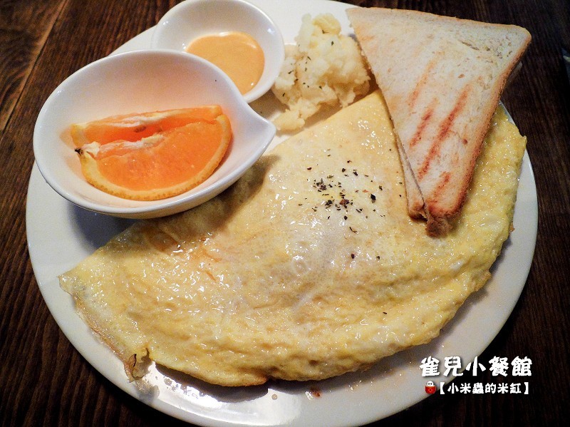 【捷運台電大樓站】雀兒小餐館 Chelseas~三重起司帕尼尼、煙燻鮭魚蛋捲、經典鬆餅盤、德式香腸蛋捲。公館早午餐推薦