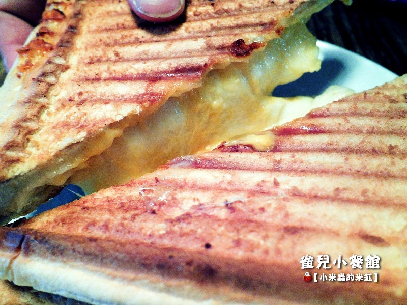 【捷運台電大樓站】雀兒小餐館 Chelseas~三重起司帕尼尼、煙燻鮭魚蛋捲、經典鬆餅盤、德式香腸蛋捲。公館早午餐推薦