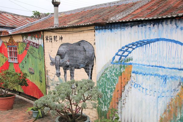 學甲蜀葵花季:【台南景點】學甲蜀葵花季~過港子風華再現/LOVE造景/蜀葵花海/三合院矮房彩繪和創意布置