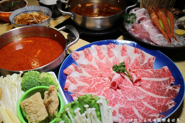 鬼椒一番麻辣小火鍋(台北板橋總店)：板橋人氣火鍋『鬼椒一番鍋(二代店)-板橋店』捷運江子翠站/麻辣鍋/蒜香鯷魚/乾拌麵