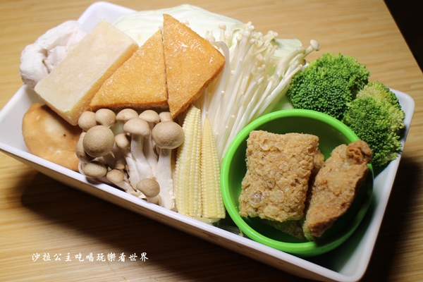 鬼椒一番麻辣小火鍋(台北板橋總店)：板橋人氣火鍋『鬼椒一番鍋(二代店)-板橋店』捷運江子翠站/麻辣鍋/蒜香鯷魚/乾拌麵