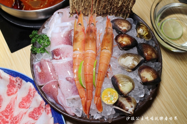 鬼椒一番麻辣小火鍋(台北板橋總店)：板橋人氣火鍋『鬼椒一番鍋(二代店)-板橋店』捷運江子翠站/麻辣鍋/蒜香鯷魚/乾拌麵