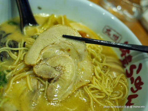 山小屋拉風拉麵：【食記】台中Yamagoya Ramen山小屋-筑豐拉麵@西區 : 還好沒有需要到翻桌~口中暗罵"這山小"的程度…值得一試囉!