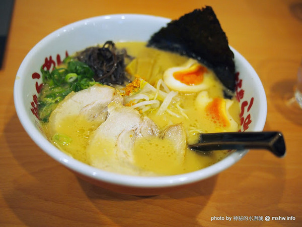 山小屋拉風拉麵：【食記】台中Yamagoya Ramen山小屋-筑豐拉麵@西區 : 還好沒有需要到翻桌~口中暗罵"這山小"的程度…值得一試囉!