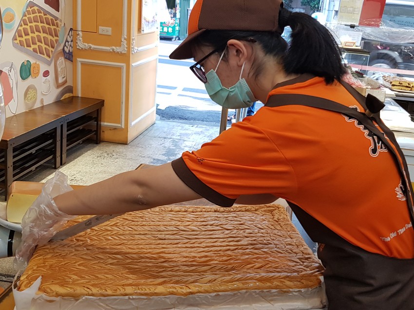 彰化美食 ∣ 蓁古早味現烤蛋糕 ∣ 當日現烤出爐的美味蛋糕~ 彰化旅遊必買的伴手禮