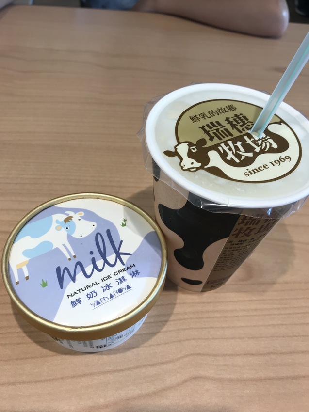 花蓮瑞穗牧場~品嚐純正鮮奶、牧草親餵乳牛