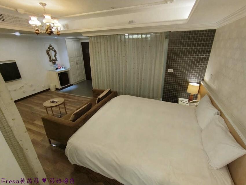 台中市西屯區台中飯店【文華道會館】逢甲夜市商圈吃喝玩樂就住這！歐風典雅寬敞房型.免費足浴池超放鬆│中央公園│星享道