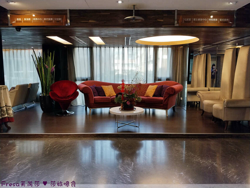 台中市西屯區台中飯店【文華道會館】逢甲夜市商圈吃喝玩樂就住這！歐風典雅寬敞房型.免費足浴池超放鬆│中央公園│星享道