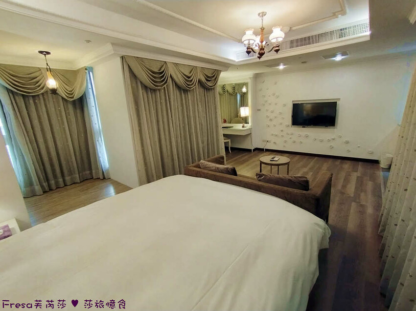 台中市西屯區台中飯店【文華道會館】逢甲夜市商圈吃喝玩樂就住這！歐風典雅寬敞房型.免費足浴池超放鬆│中央公園│星享道