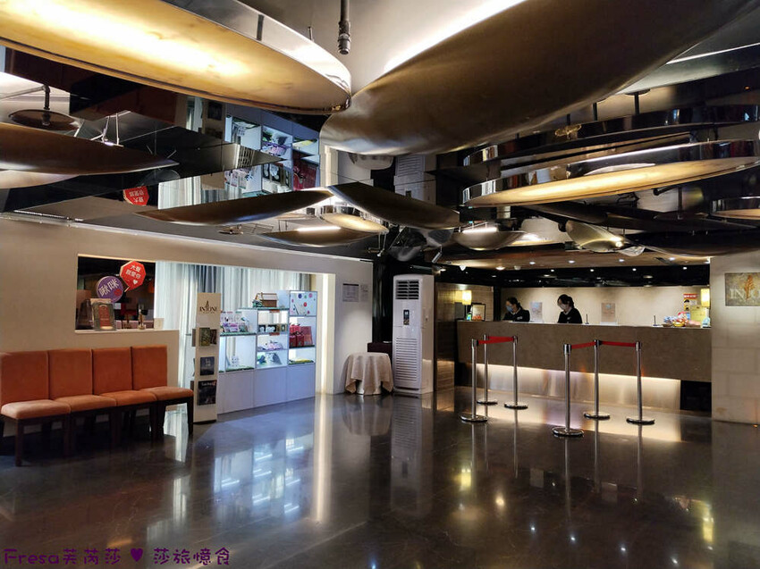 台中市西屯區台中飯店【文華道會館】逢甲夜市商圈吃喝玩樂就住這！歐風典雅寬敞房型.免費足浴池超放鬆│中央公園│星享道