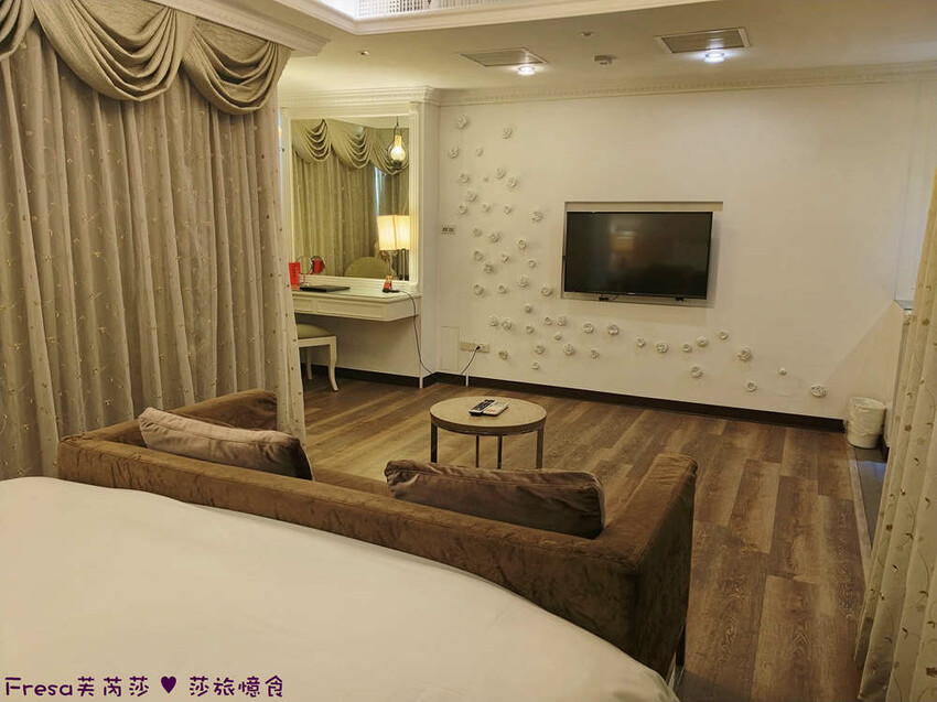 台中市西屯區台中飯店【文華道會館】逢甲夜市商圈吃喝玩樂就住這！歐風典雅寬敞房型.免費足浴池超放鬆│中央公園│星享道