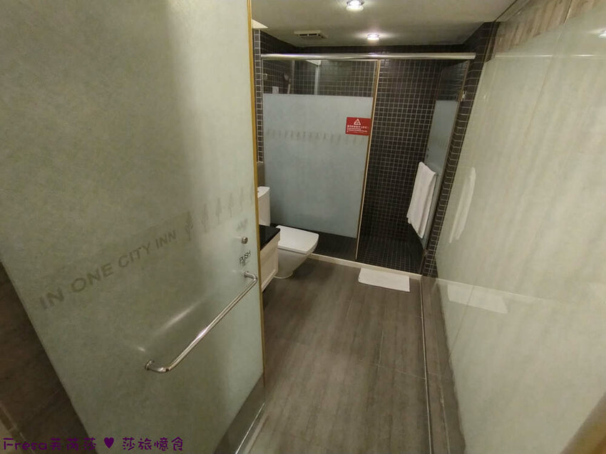 台中市西屯區台中飯店【文華道會館】逢甲夜市商圈吃喝玩樂就住這！歐風典雅寬敞房型.免費足浴池超放鬆│中央公園│星享道