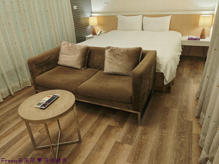 台中市西屯區台中飯店【文華道會館】逢甲夜市商圈吃喝玩樂就住這！歐風典雅寬敞房型.免費足浴池超放鬆│中央公園│星享道