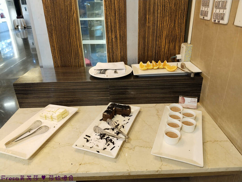 台中市西屯區台中飯店【文華道會館】逢甲夜市商圈吃喝玩樂就住這！歐風典雅寬敞房型.免費足浴池超放鬆│中央公園│星享道