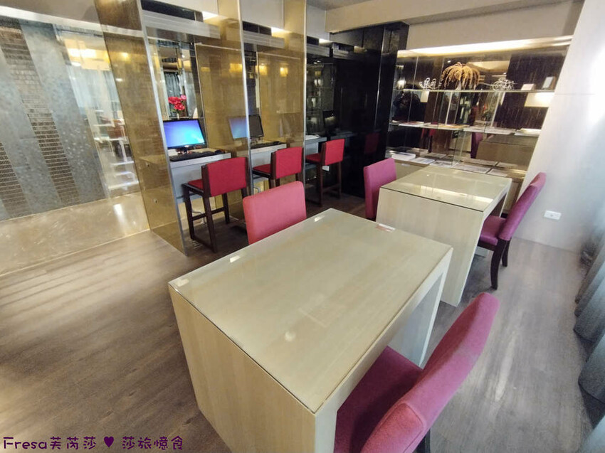 台中市西屯區台中飯店【文華道會館】逢甲夜市商圈吃喝玩樂就住這！歐風典雅寬敞房型.免費足浴池超放鬆│中央公園│星享道