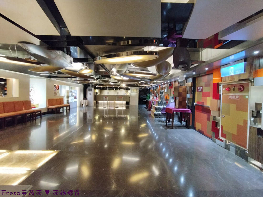 台中市西屯區台中飯店【文華道會館】逢甲夜市商圈吃喝玩樂就住這！歐風典雅寬敞房型.免費足浴池超放鬆│中央公園│星享道